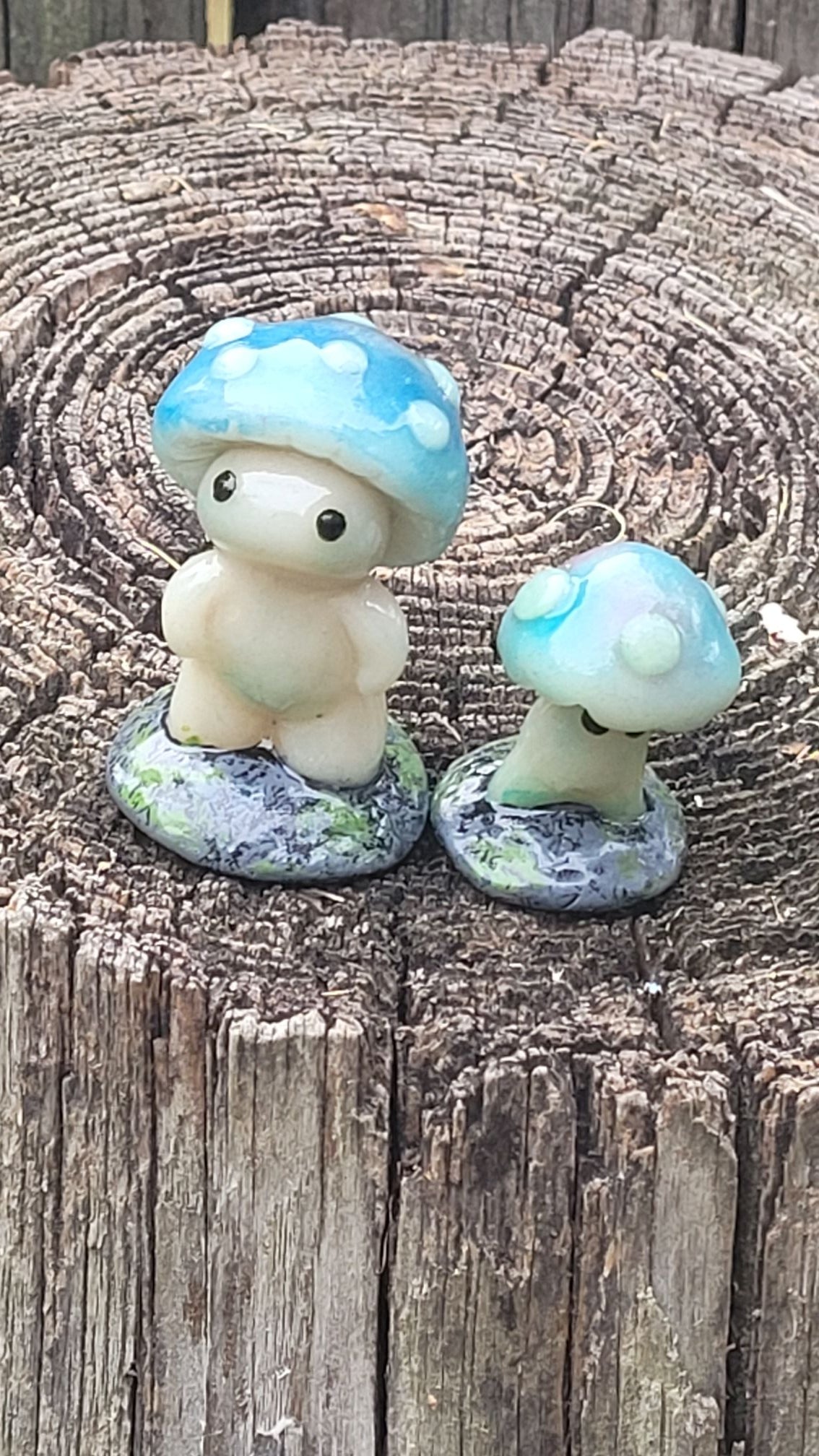 Glowing Shroomen - Blue (Varied)
