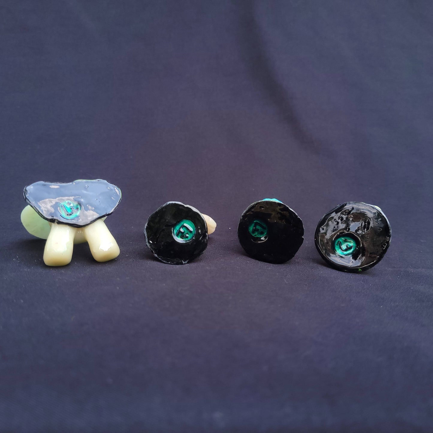 Glowing Shroomen - Green (Varied)