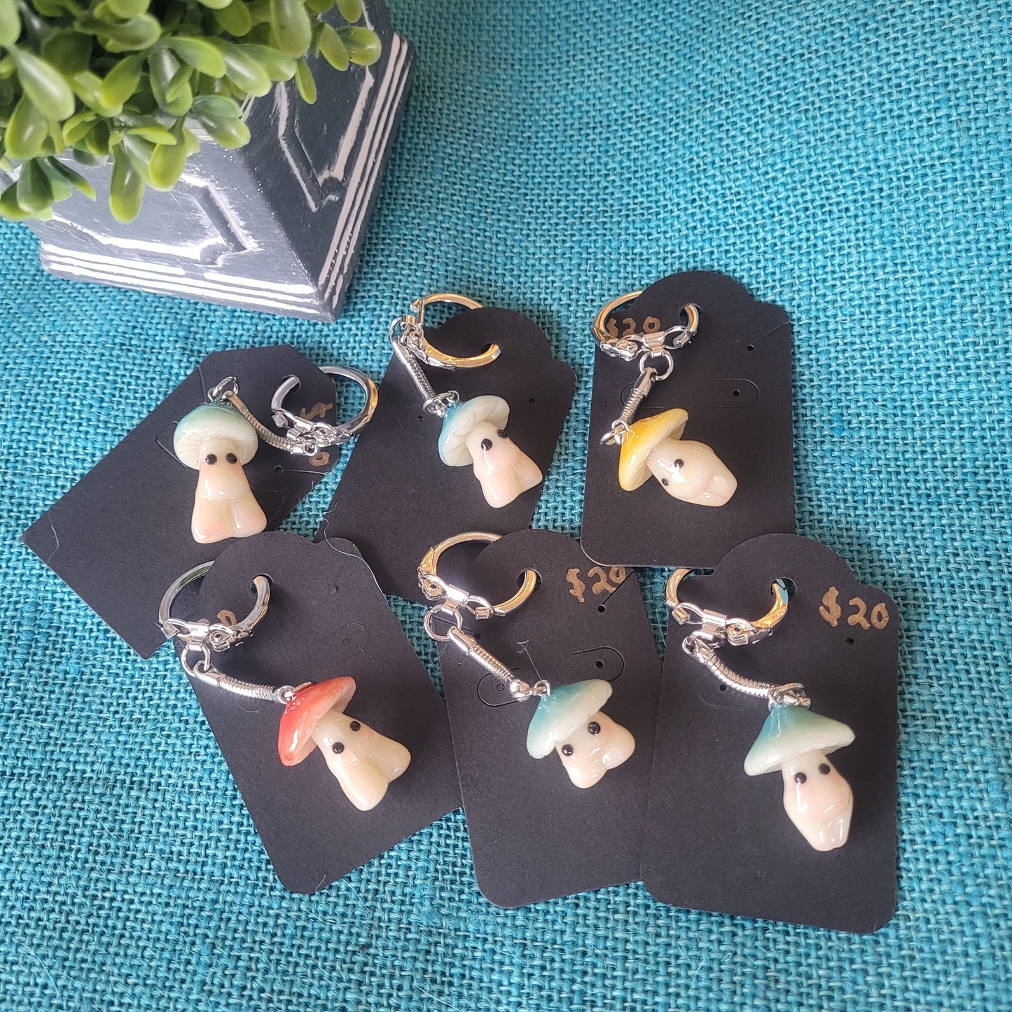 Glowing Sporeling Keychain