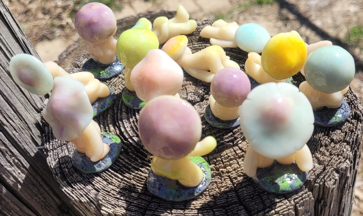 Glowing Shroomen - Green (Varied)