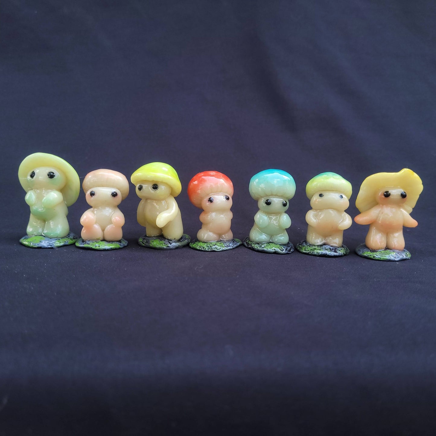 Glowing Shroomen - Green (Varied)