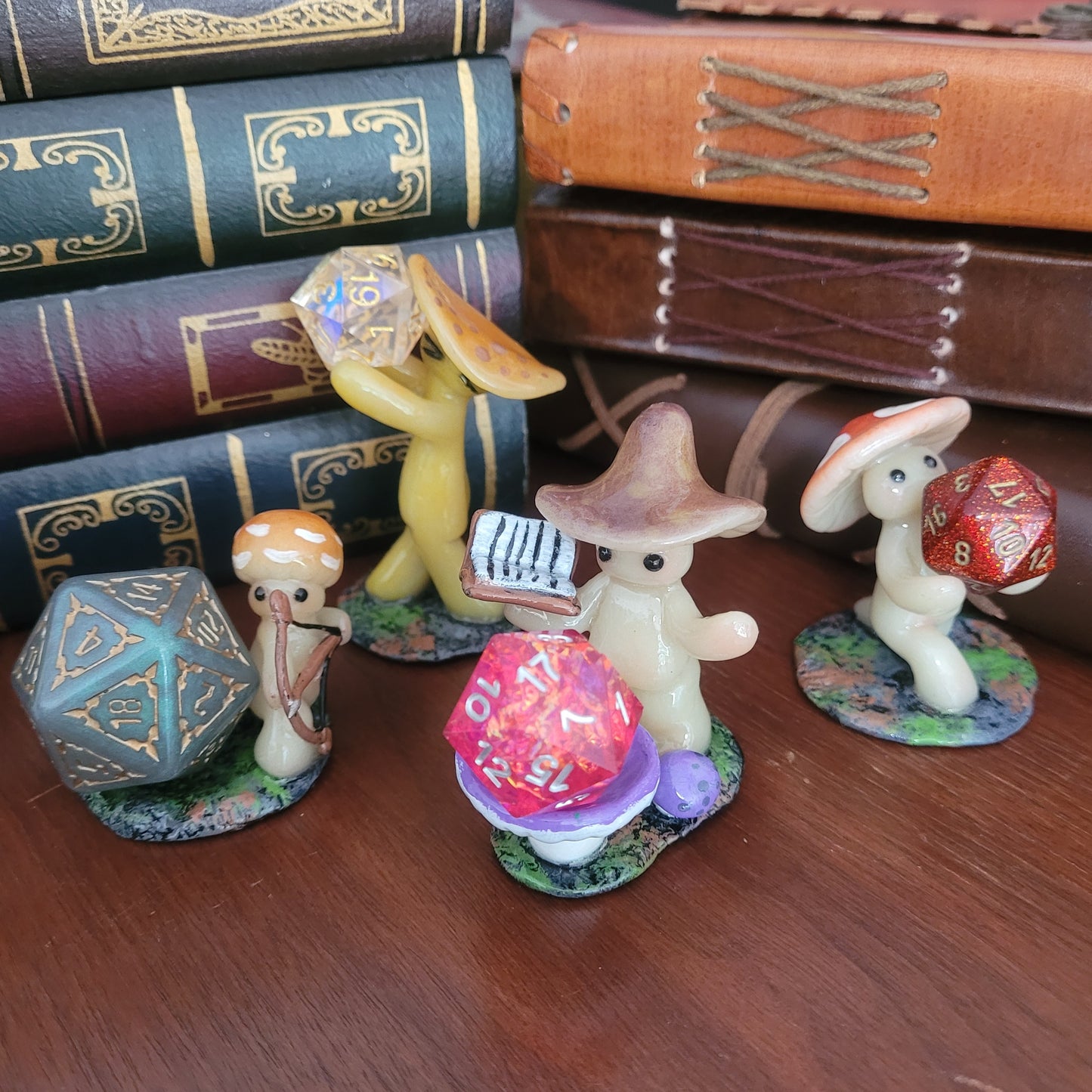 Desk Buddy Shroomen - Mini Sculptures
