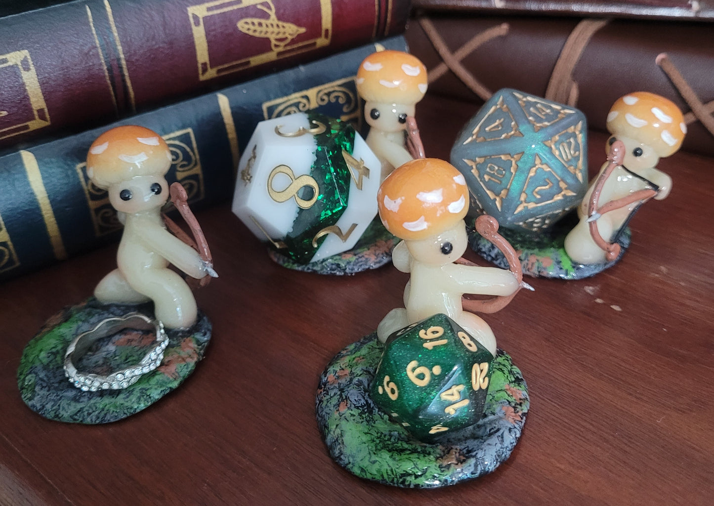 Desk Buddy Shroomen - Mini Sculptures