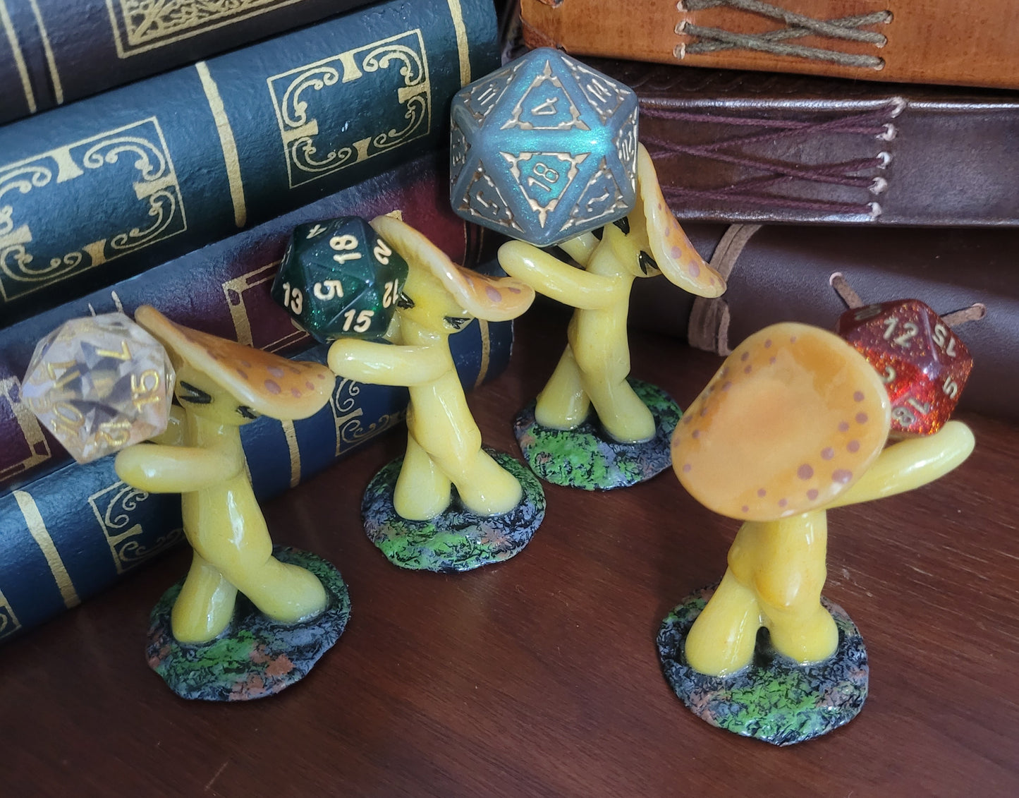 Desk Buddy Shroomen - Mini Sculptures