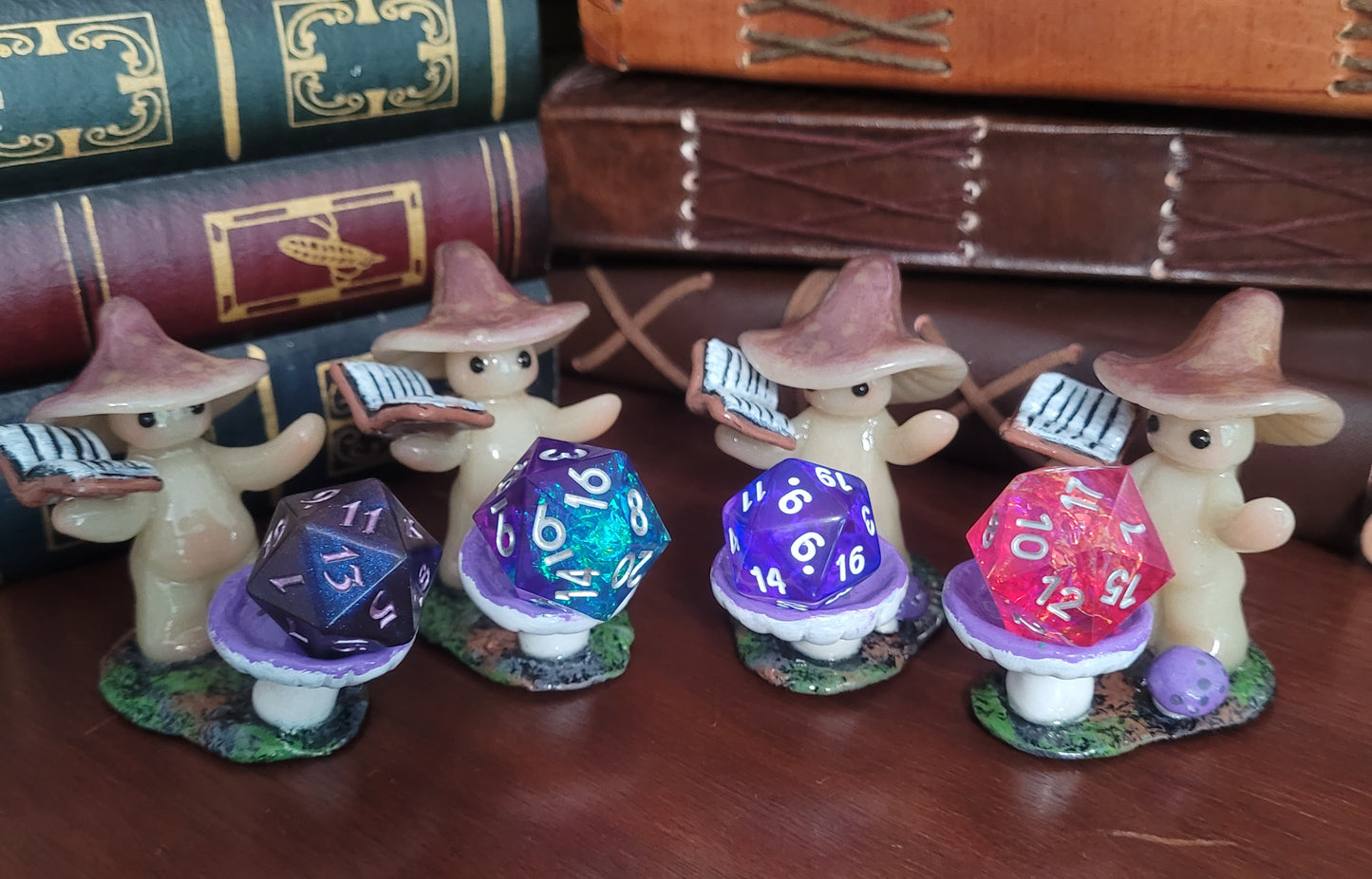 Desk Buddy Shroomen - Mini Sculptures