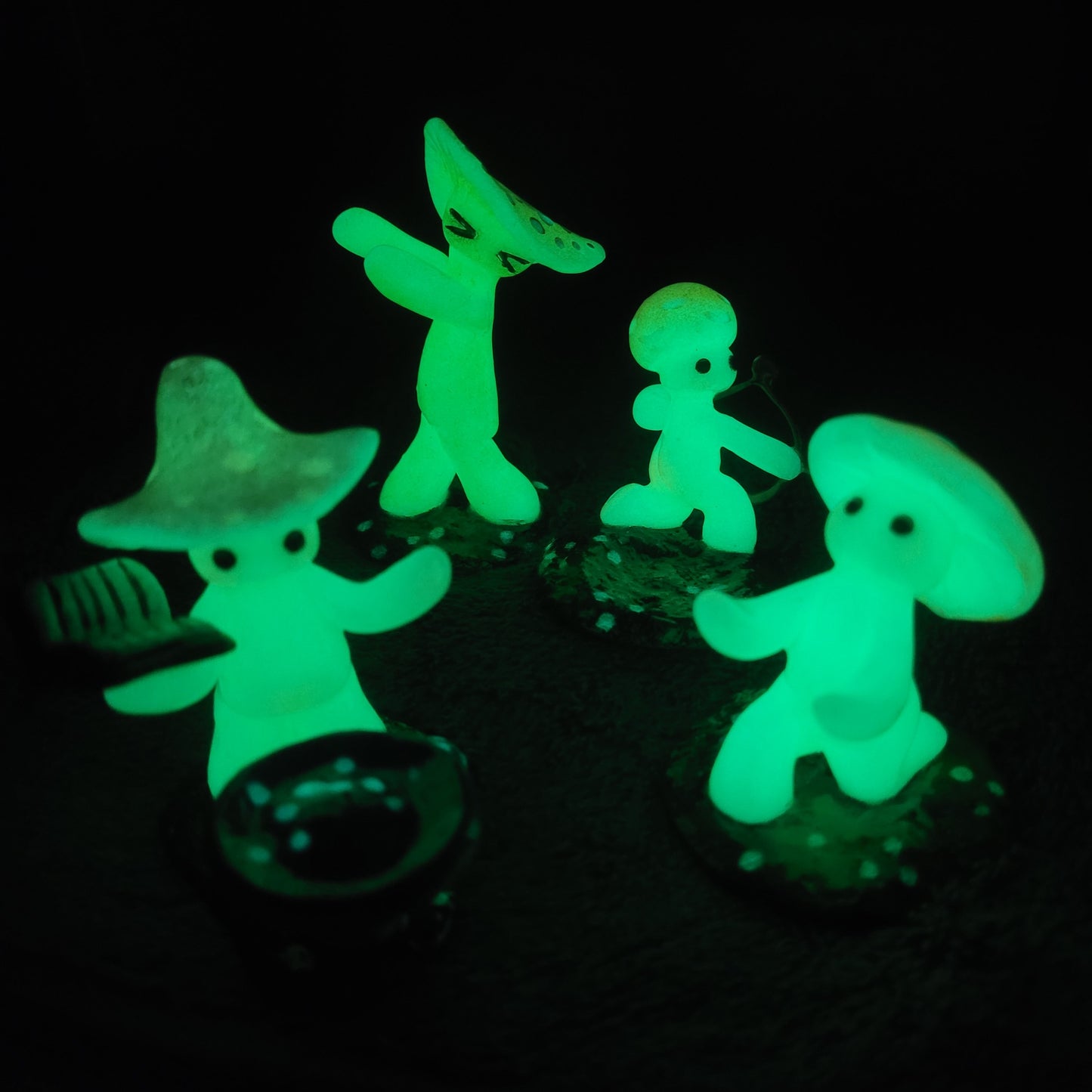 Desk Buddy Shroomen - Mini Sculptures